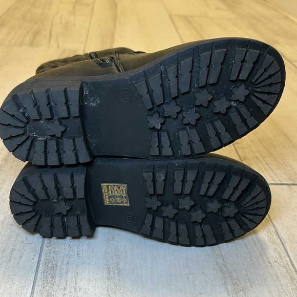 Little girl booties - Picture 2 of 2